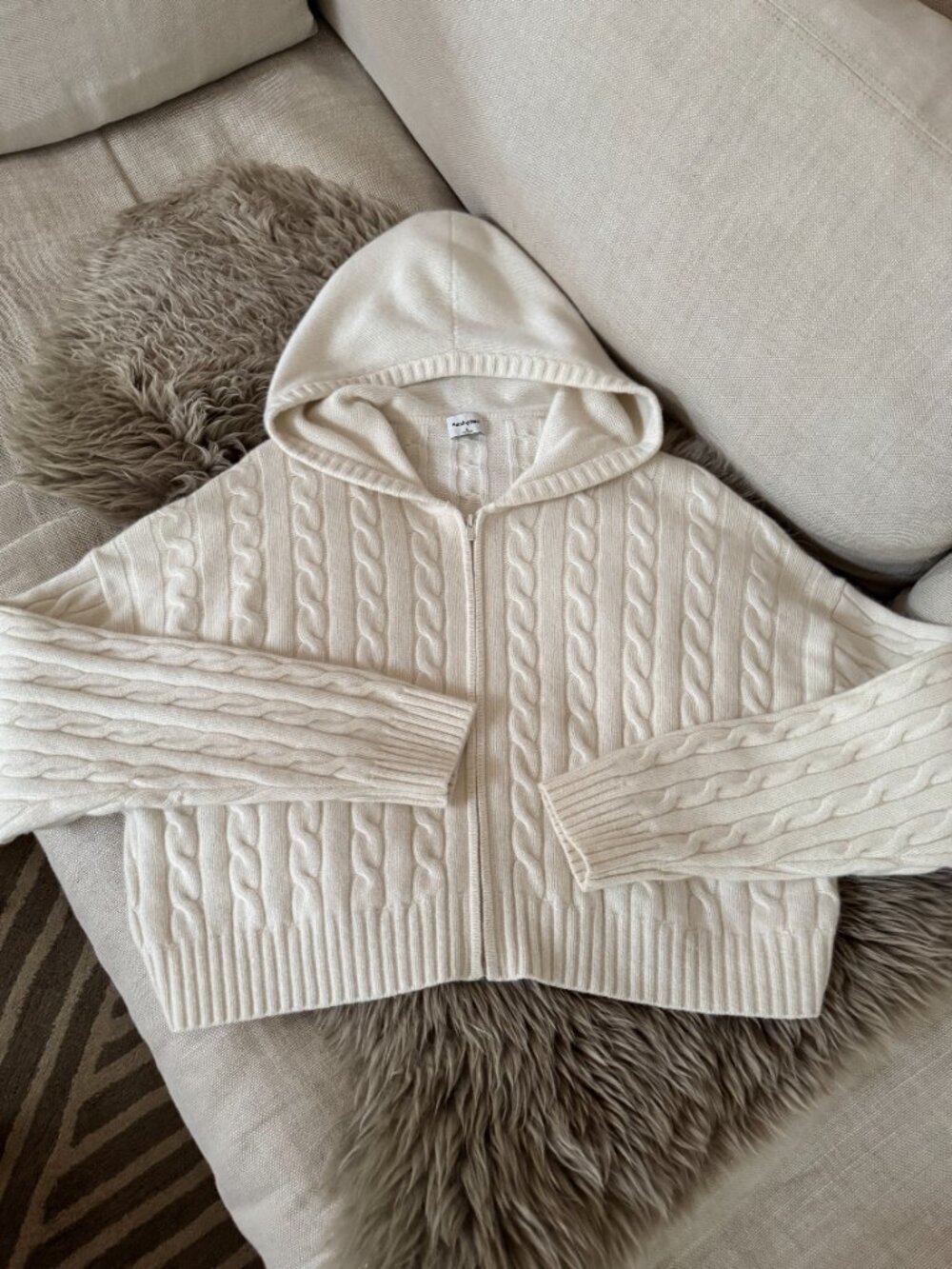 Aritzia Sunday Best Octavia Zip Hoodie